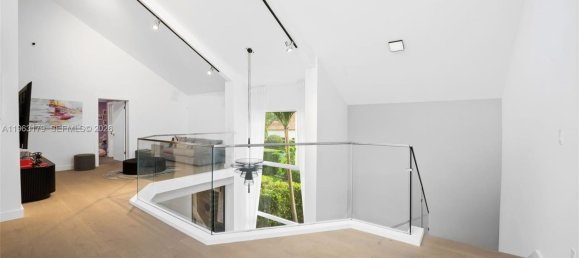 5 dormitorios villa en venta en Miami, Miami-Dade, Florida, USA № 615656 9