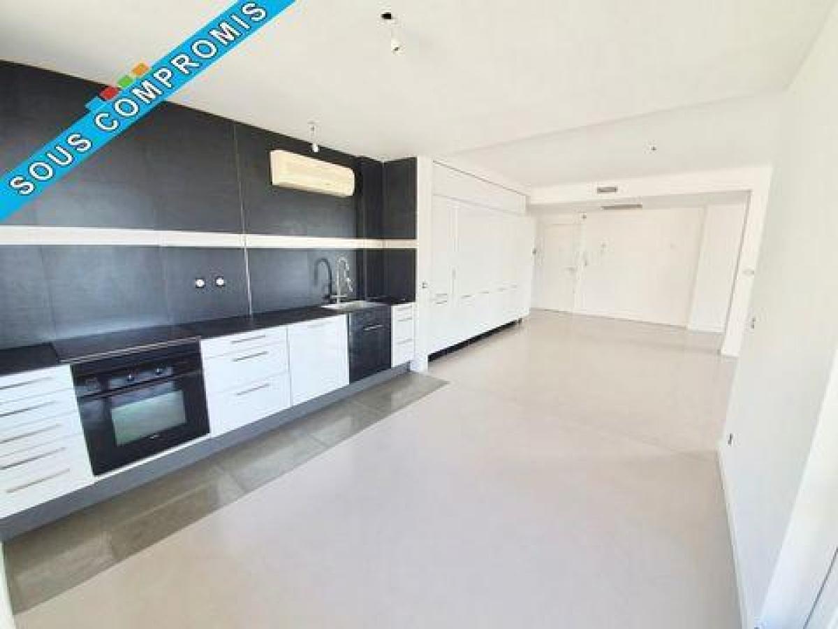 Apartamento com 3 quartos em condomínio em Marseille, France N.º 7508