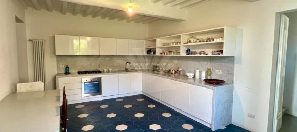 12 bedrooms Villa in Pietrasanta, Italy No. 371082 9