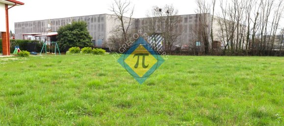 Terreno en Pordenone, Italy No. 214445 14