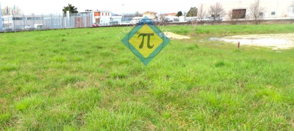 Terreno en Pordenone, Italy No. 214445 6