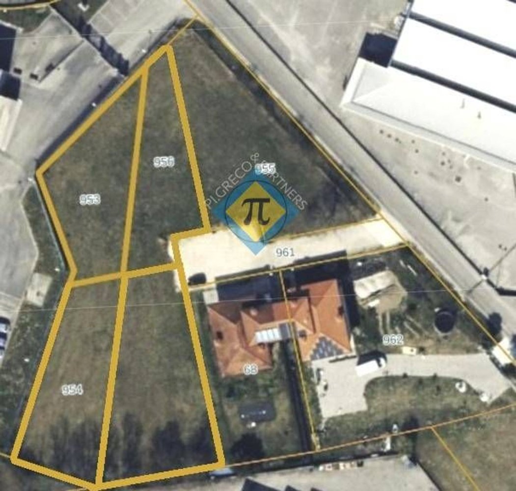 Terreno en Pordenone, Italy No. 214445