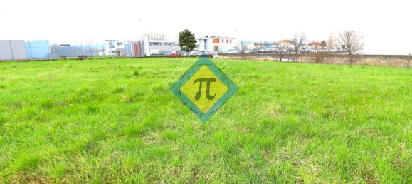 Terreno en Pordenone, Italy No. 214445 3