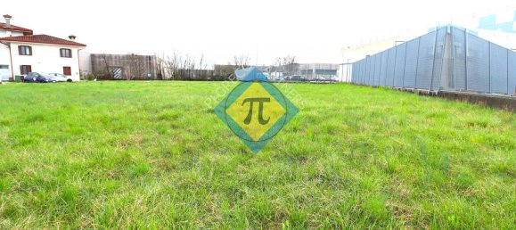 Terreno en Pordenone, Italy No. 214445 9