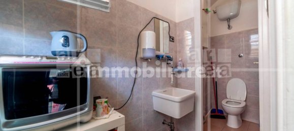 1 room Commercial property in Rome, Italy No. 319575 5