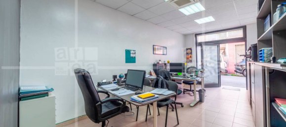1 room Commercial property in Rome, Italy No. 319575 3