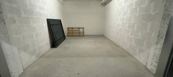  مرآب في Rome, Italy 22متر مربع رقم 21167 6