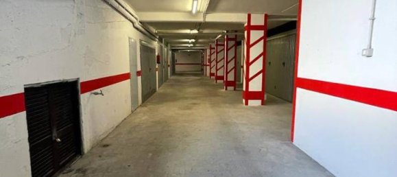  مرآب في Rome, Italy 22متر مربع رقم 21167 4