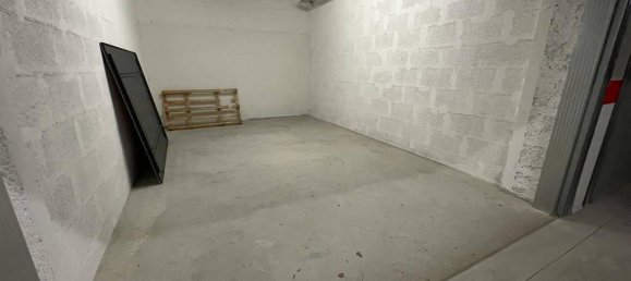  مرآب في Rome, Italy 22متر مربع رقم 21167 7