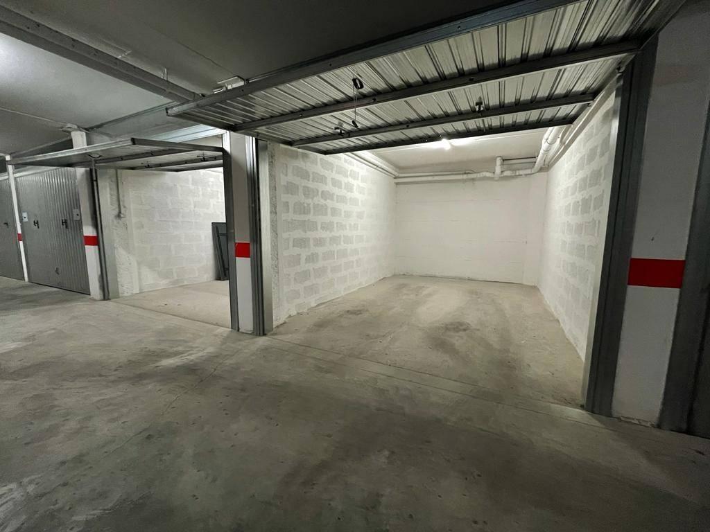  مرآب في Rome, Italy 22متر مربع رقم 21167