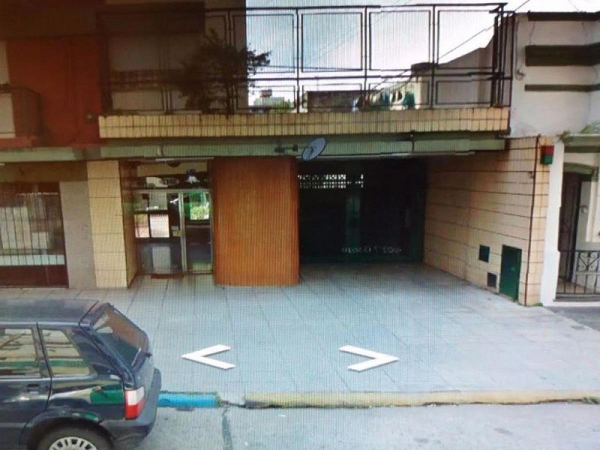 14m² Warehouse in Tres de Febrero, Argentina No. 25635