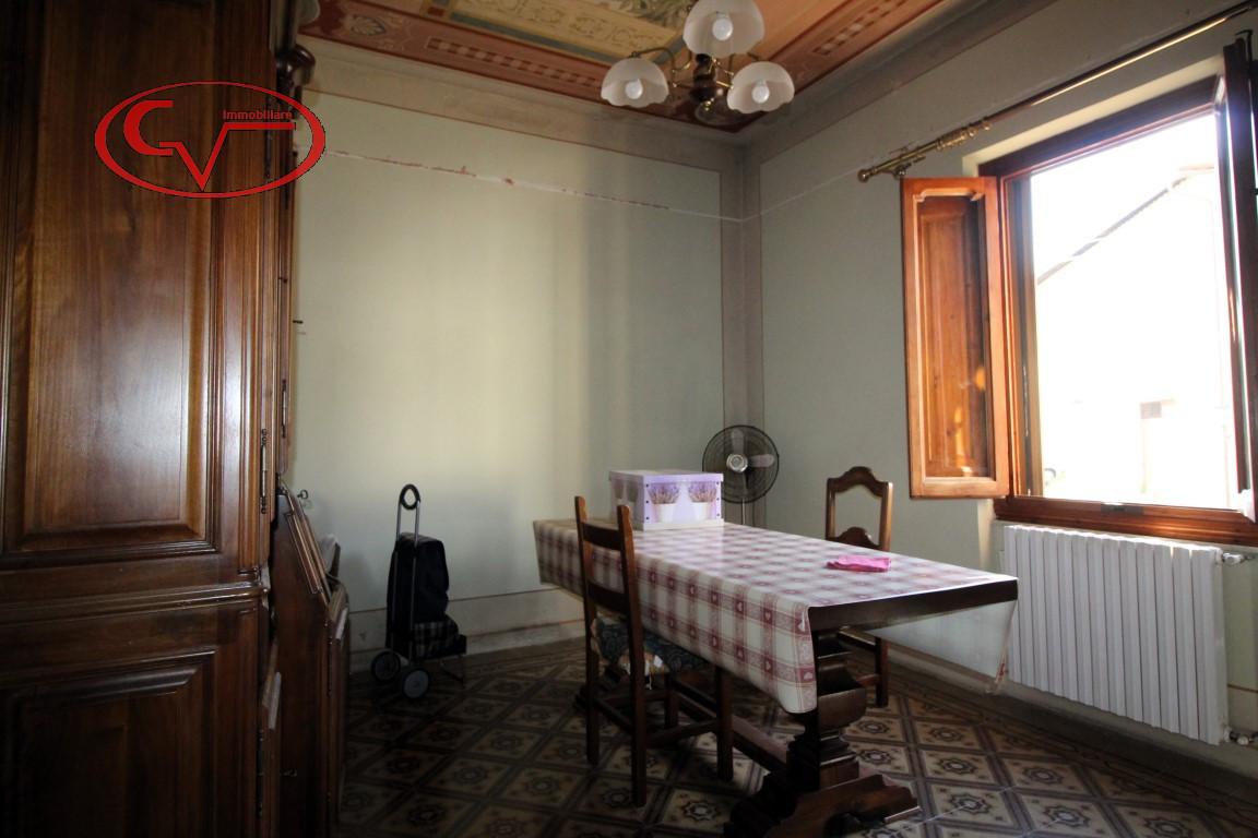 8 rooms House in Cavriglia, Italy No. 237390