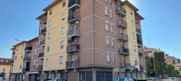 4 bedrooms Apartment in Carpi, Italy No. 370525 2