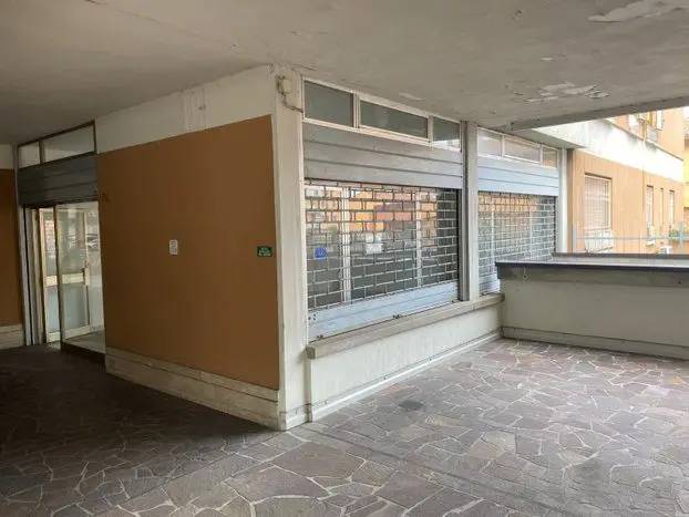 1 room Commercial property in Mantua, Italy No. 248026