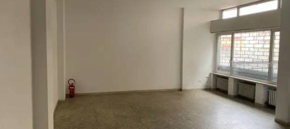 1 room Commercial property in Mantua, Italy No. 248026 3