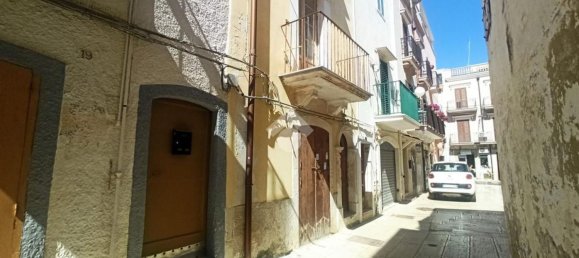 Casa de 2 habitaciónes en Mola di Bari, Italy No. 108737 3