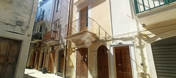 Casa de 2 habitaciónes en Mola di Bari, Italy No. 108737 2