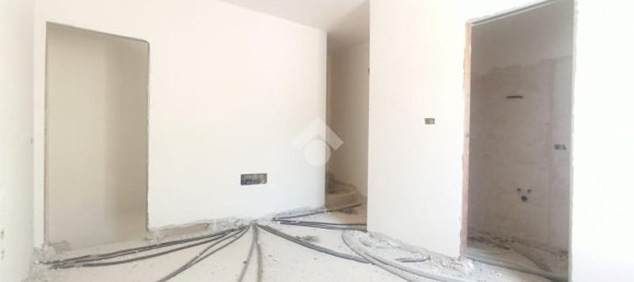 Casa de 2 habitaciónes en Mola di Bari, Italy No. 108737 8