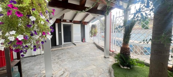 4 bedrooms Villa in Giugliano in Campania, Italy No. 373312 7