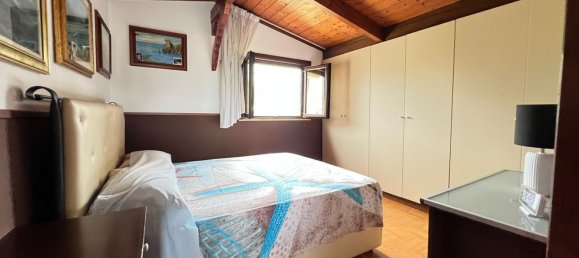 4 bedrooms Villa in Giugliano in Campania, Italy No. 373312 4