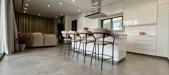 4 bedrooms Villa in Germasogeia, Cyprus No. 10853 8