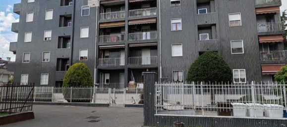 Квартира с 4 комнатами в Гарбаньяте Миланезе, Италия № 159799 15