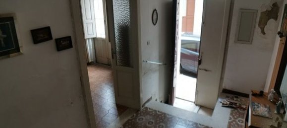 Casa de 4 divisões em Vittoria, Italy N.º 261343 2