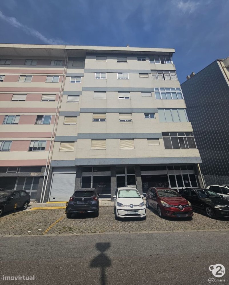 3 bedrooms Apartment in Porto, Portugal No. 228658