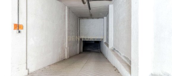 مرآب في Santa Fe, Spain 317متر مربع رقم 175175 15