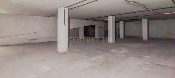 مرآب في Santa Fe, Spain 317متر مربع رقم 175175 10