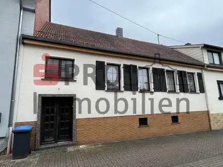 8-Zimmer Haus in Saarbrücken, Germany, Nr. 42868