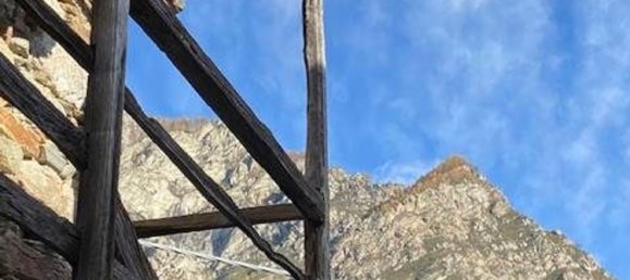 8 rooms House in Perloz, Italy No. 106256 3