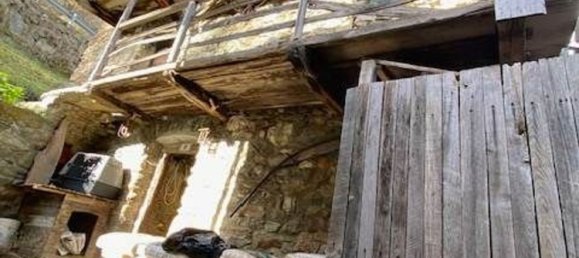 8 rooms House in Perloz, Italy No. 106256 6