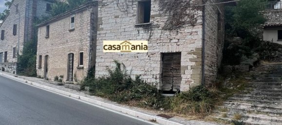 3 Schlafzimmer Haus in Frontone, Italy, Nr. 325962 3