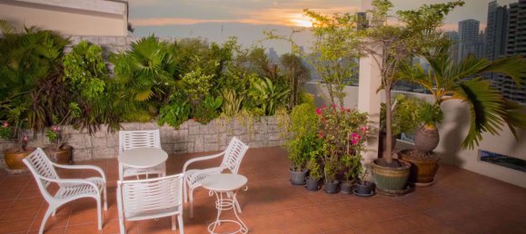 3 bedrooms Penthouse in Khlong Toei, Thailand No. 10411 10