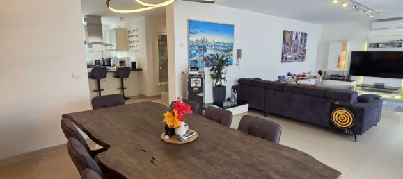 Пентхаус с 2 спальнями в Оффенбах, Германия № 234711 3