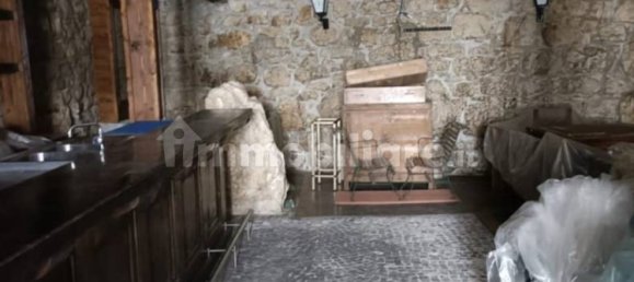 3غرفة عقار تجاري في Vastogirardi, Italy رقم 279342 2