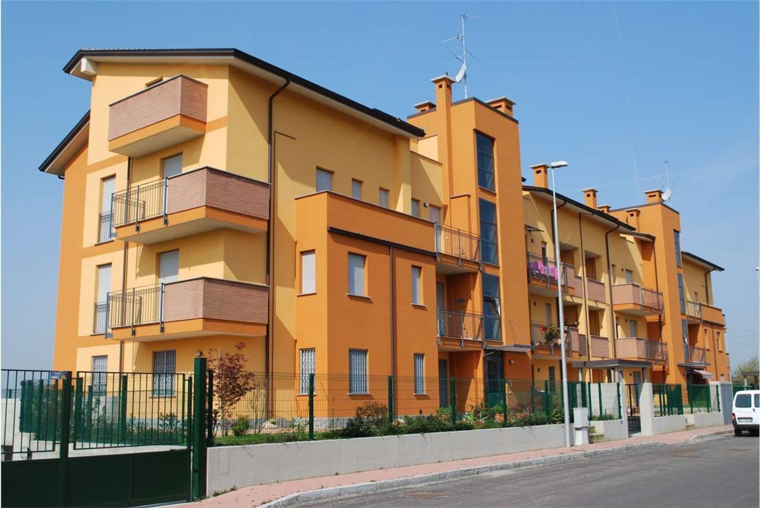 2 Schlafzimmer Wohnung in Casalpusterlengo, Italy, Nr. 392656