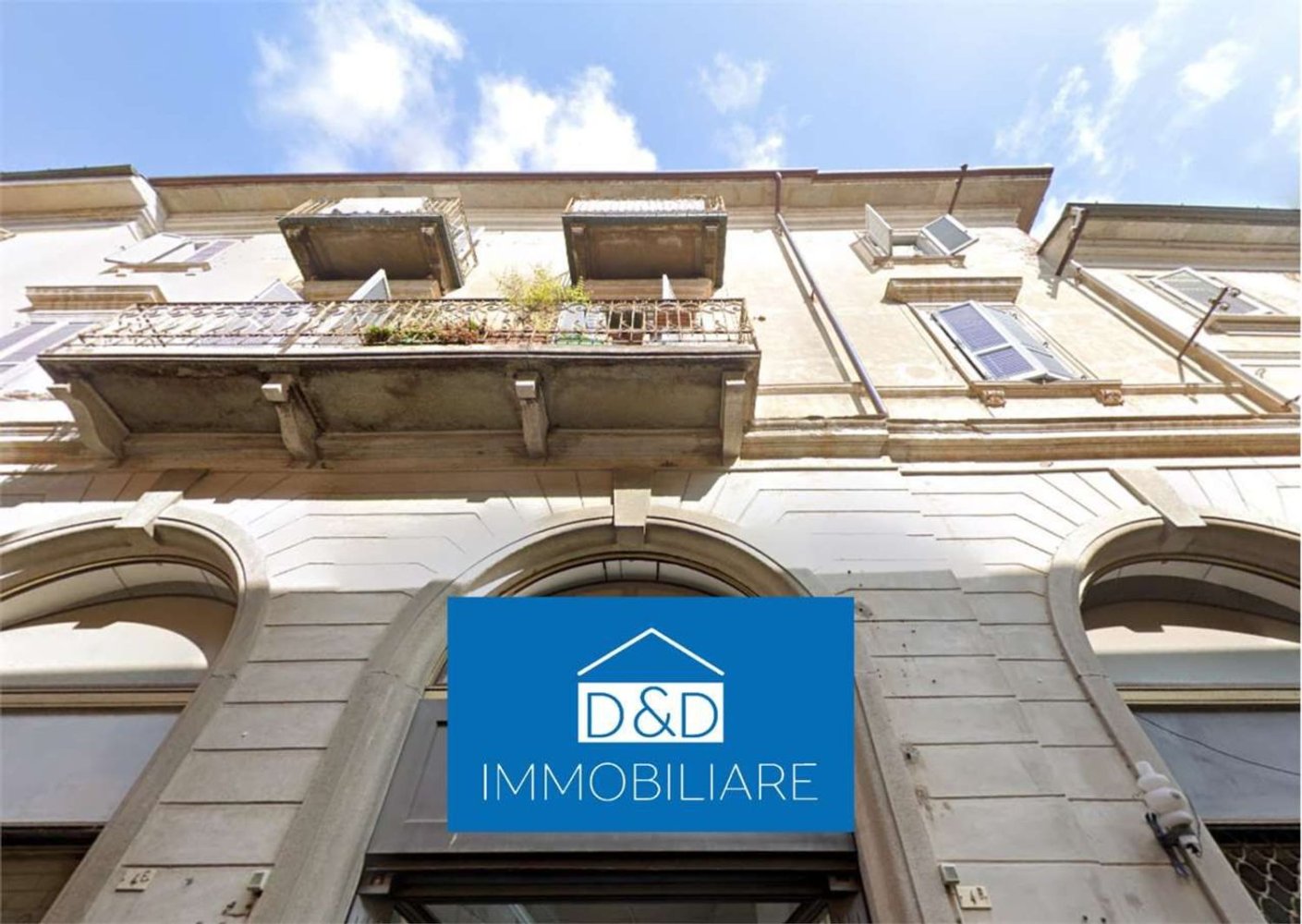 Apartamento de 8 habitaciónes en Novara, Italy No. 7512