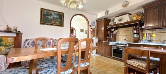 Квартира с 5 комнатами в Каподимонте, Италия № 156936 8