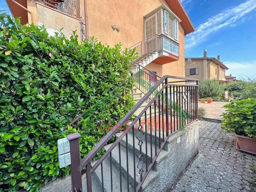 Квартира с 5 комнатами в Каподимонте, Италия № 156936