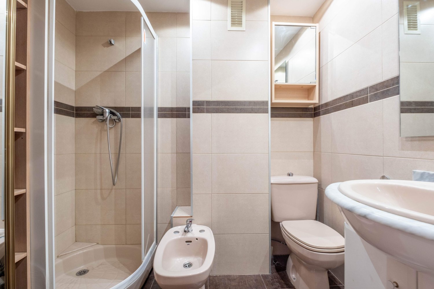 3 bedrooms Apartment in Zaragoza, Spain No. 63689