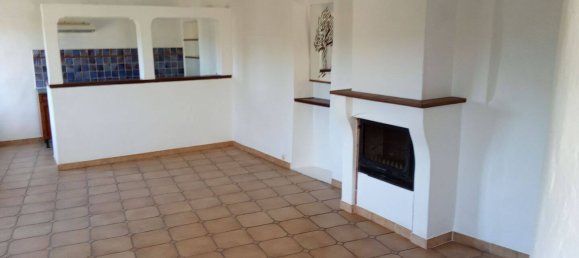 3 Schlafzimmer Haus in Regusse, France, Nr. 329030 2