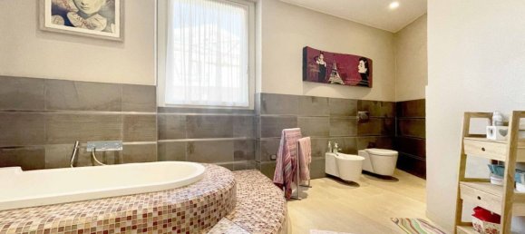 6 Schlafzimmer Villa in Romagnano Sesia, Italy, Nr. 377451 24