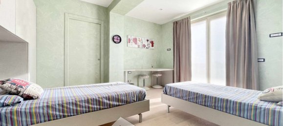 6 Schlafzimmer Villa in Romagnano Sesia, Italy, Nr. 377451 25