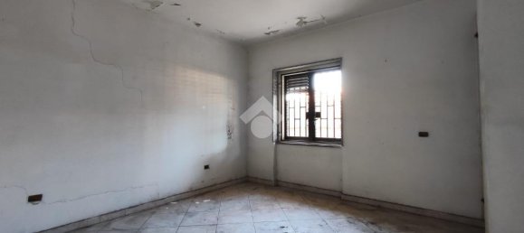 3-salle Appartement à Melito di Napoli, Italy No. 237350 5
