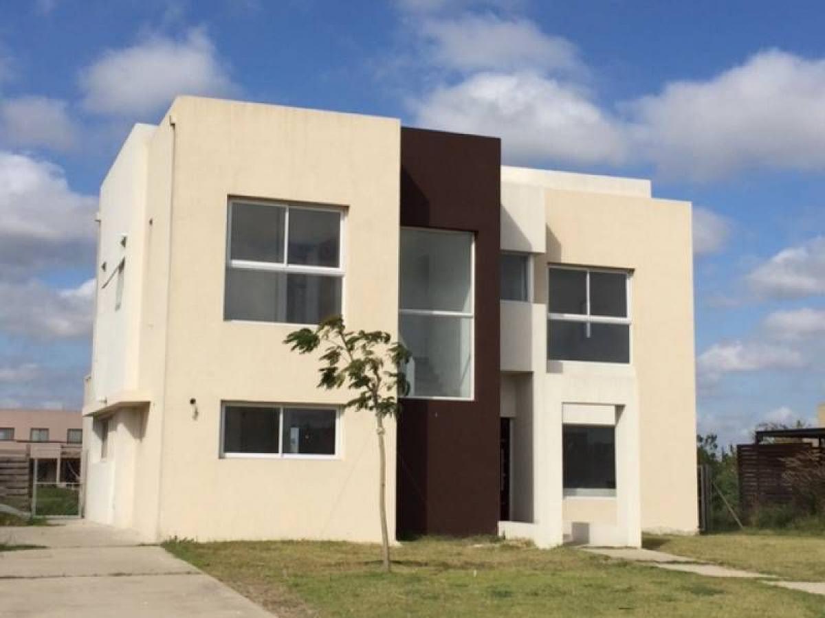 3 bedrooms House in Tigre, Argentina No. 85018