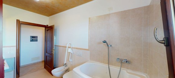 5 rooms Apartment in Chiaravalle, Italy No. 284348 20