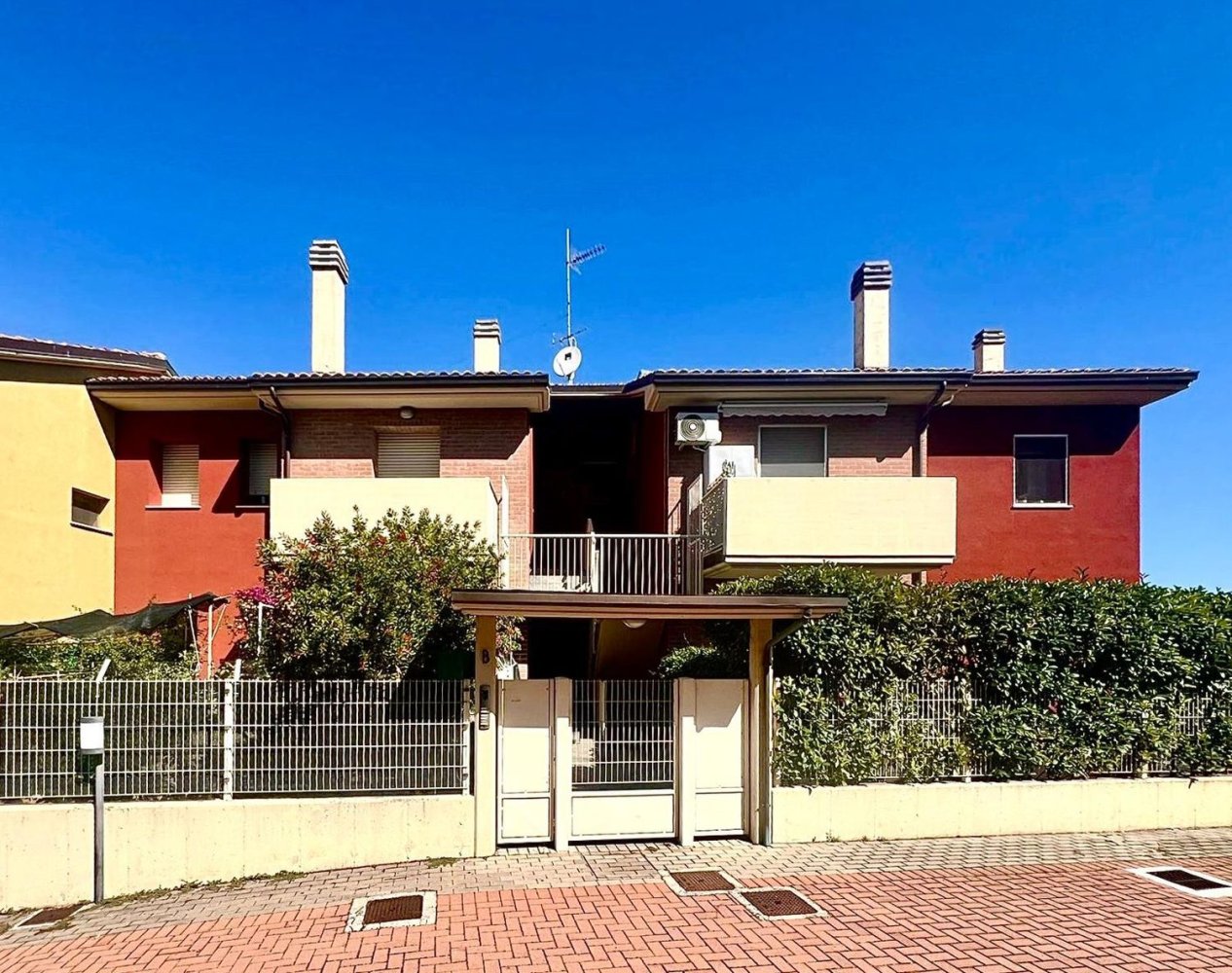 5 rooms Apartment in Chiaravalle, Italy No. 284348