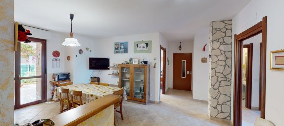 5 rooms Apartment in Chiaravalle, Italy No. 284348 2